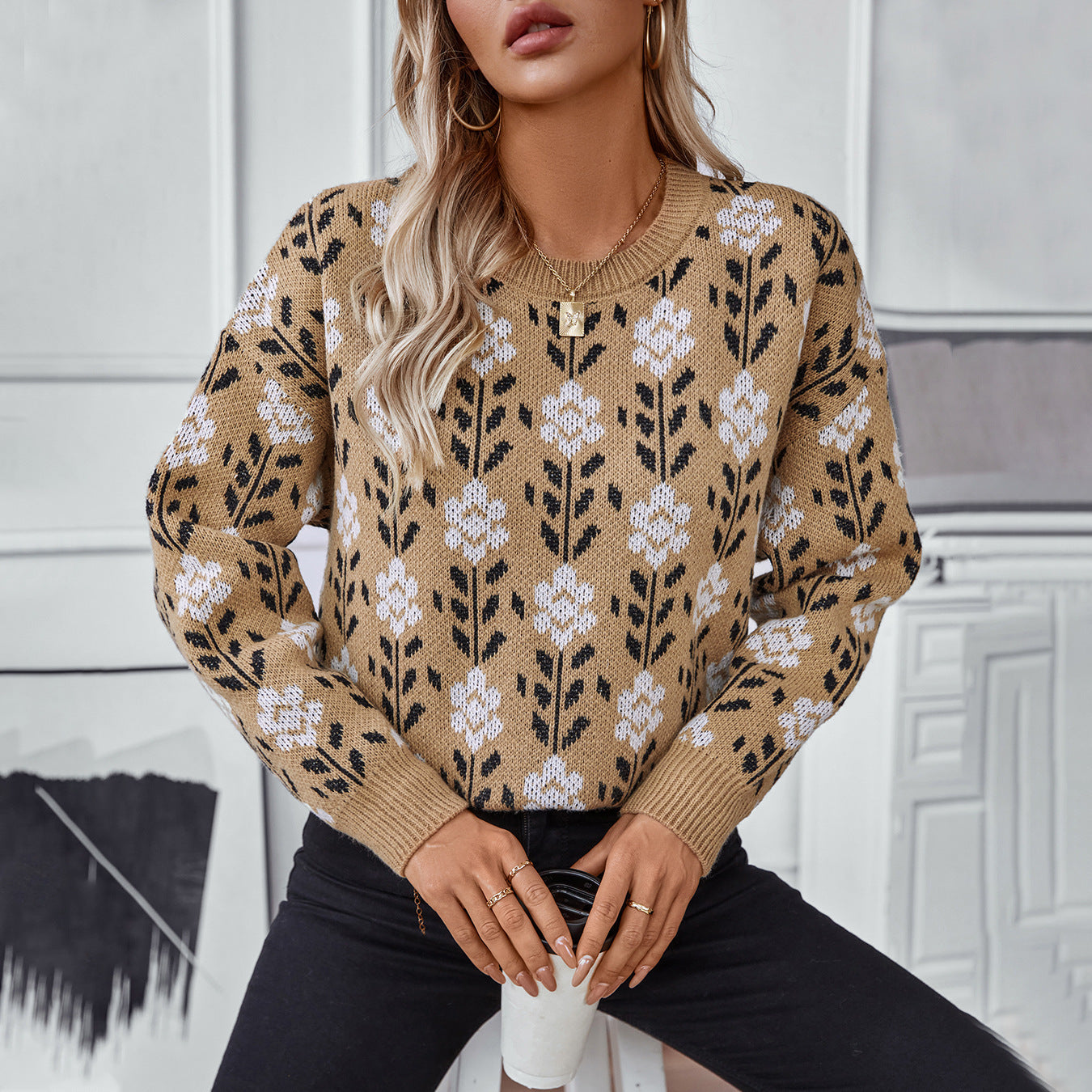 Women's Flower Jacquard Pullover Sweater
