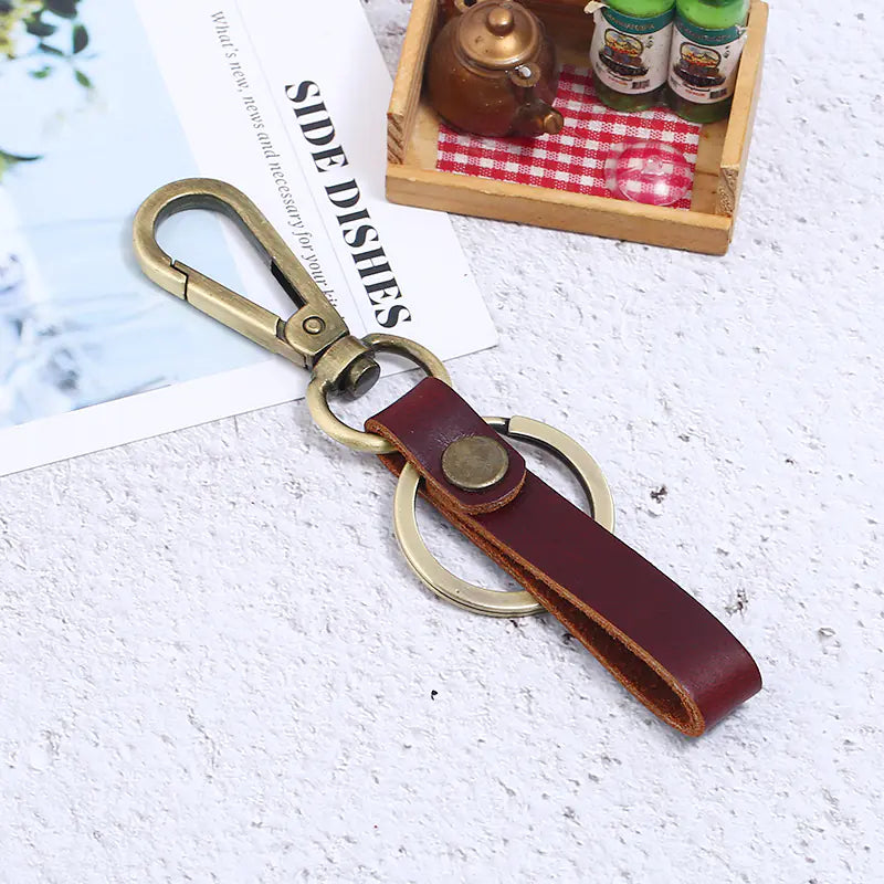Retro Cowhide Keychain - Personalized Fashion Accessory