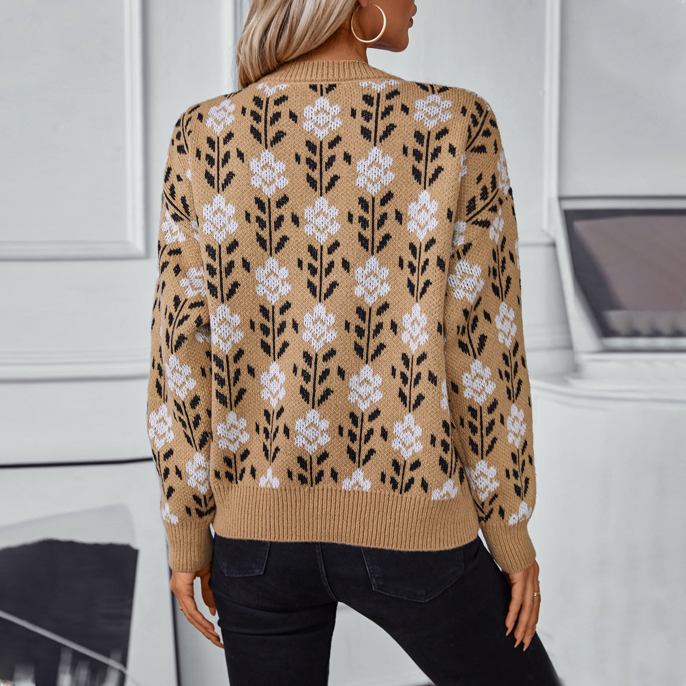 Women's Flower Jacquard Pullover Sweater