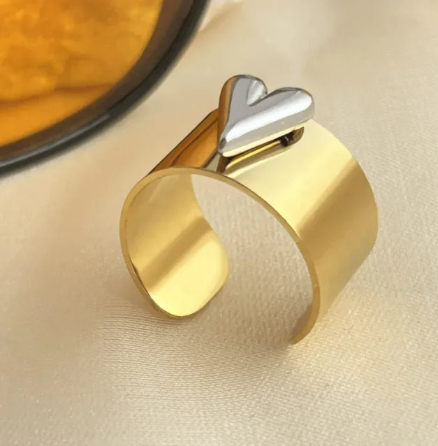 Retro Heart-shaped Ring