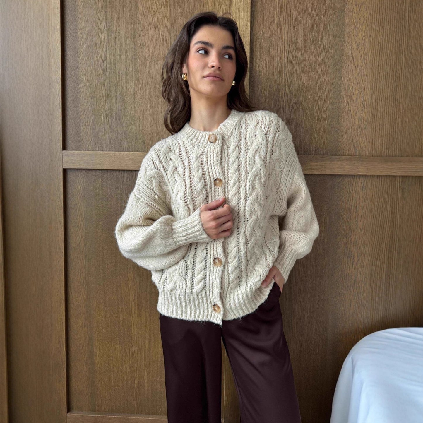 Women's Twist Fashion Round Neck Retro Long Sleeve Sweater