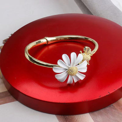Summer Fresh Daisy Jewelry Set for Women