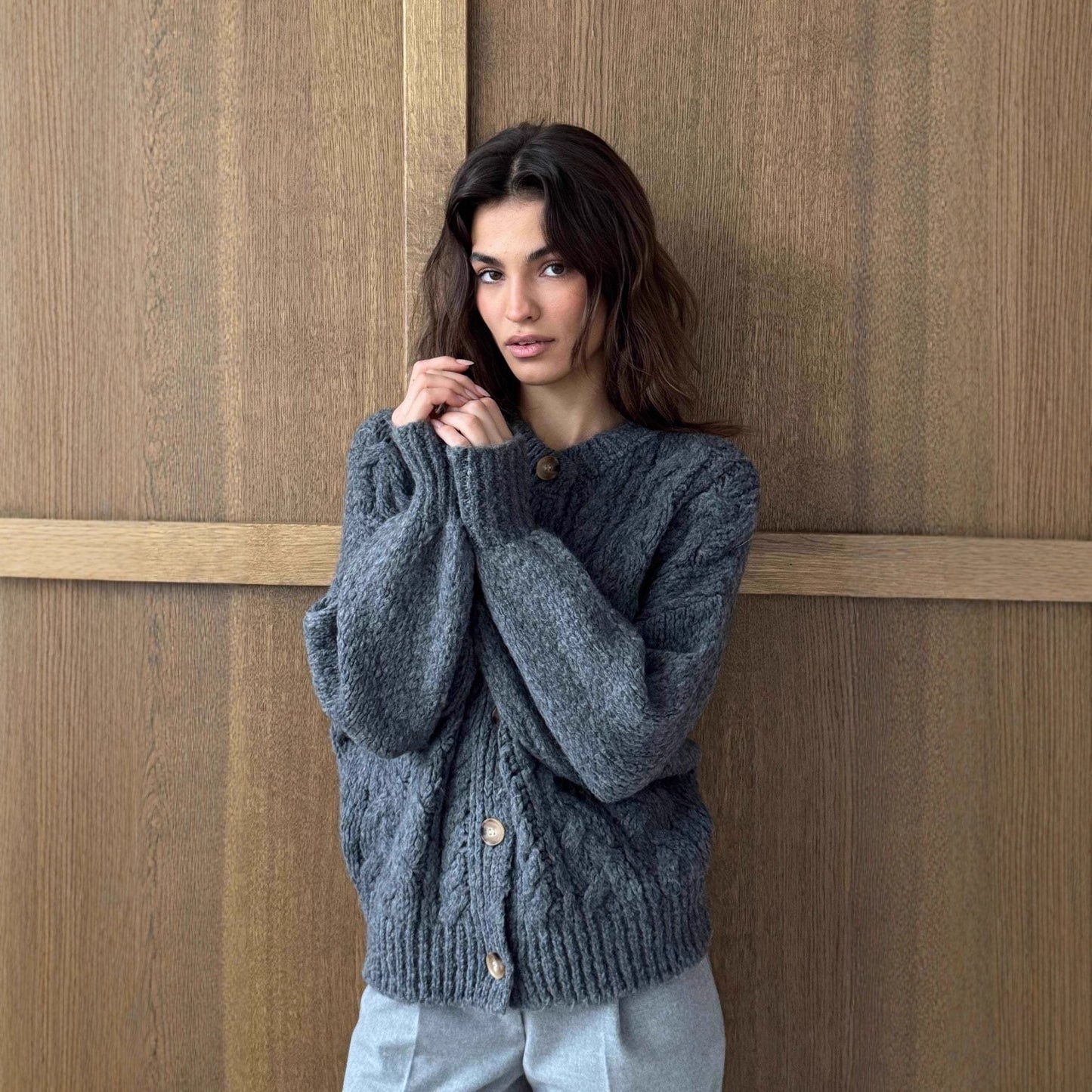 Women's Twist Fashion Round Neck Retro Long Sleeve Sweater