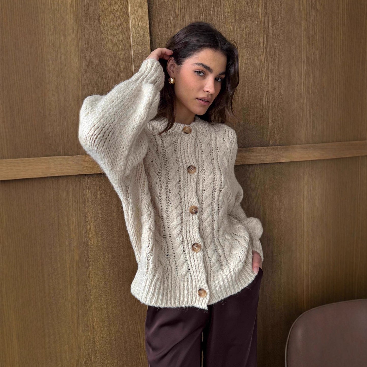 Women's Twist Fashion Round Neck Retro Long Sleeve Sweater