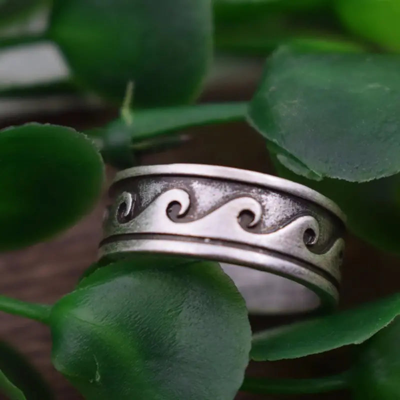 Unisex Retro Wave Design Ring
