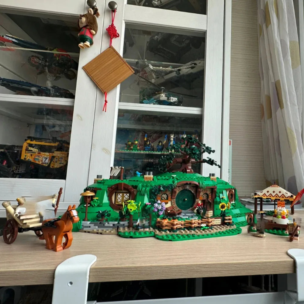 The Rings: The Shire Modular Castle Model Building Blocks