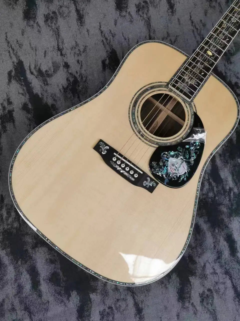 41" D100 Solid Wood with Abalone Inlay, glossy Acoustic Guitar