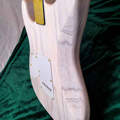White Ash Wood body with distinct wood grain Electric Guitar