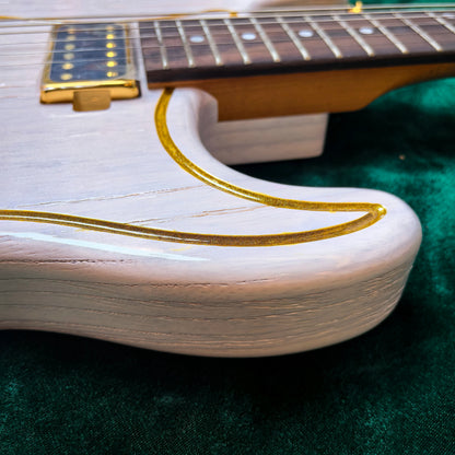 White Ash Wood body with distinct wood grain Electric Guitar