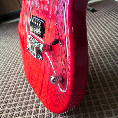 Red Hickory Wood Grain, dual pickups, 22 Fret Maple Neck 22 fret. Electric Guitar