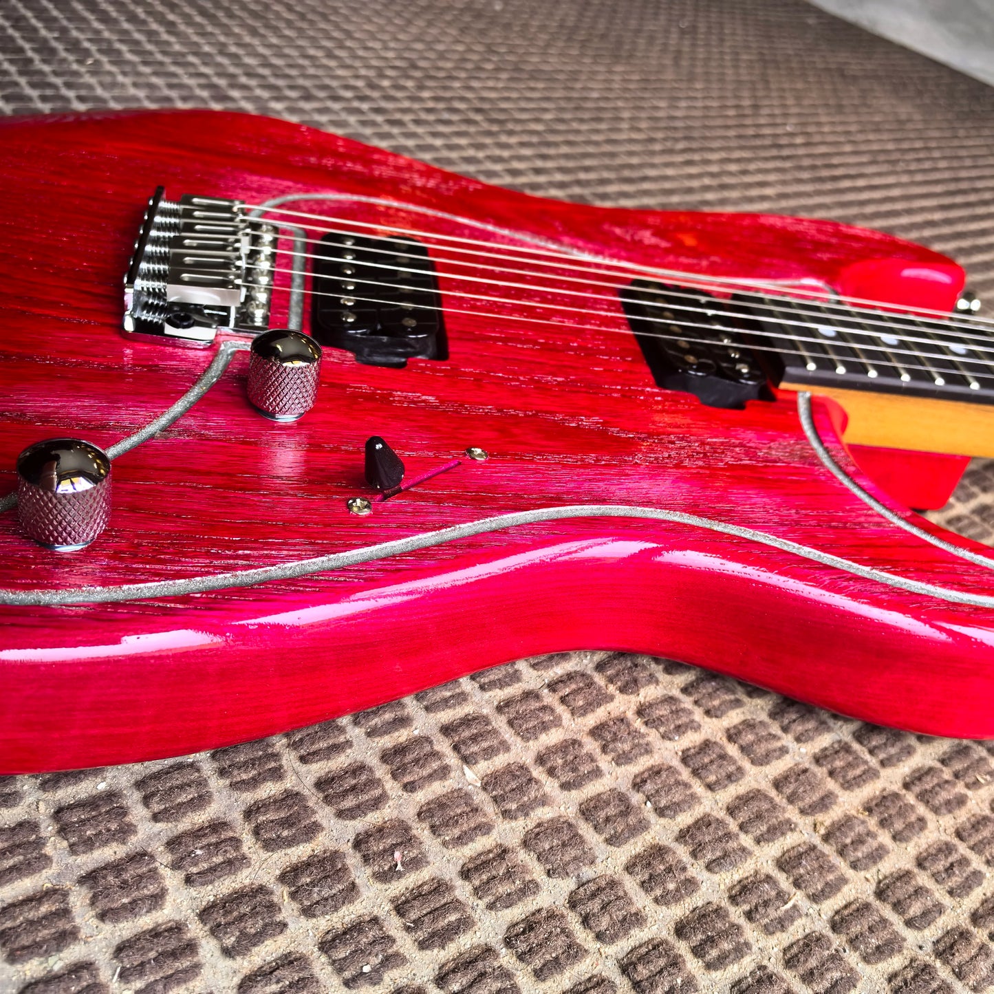 Red Hickory Wood Grain, dual pickups, 22 Fret Maple Neck 22 fret. Electric Guitar