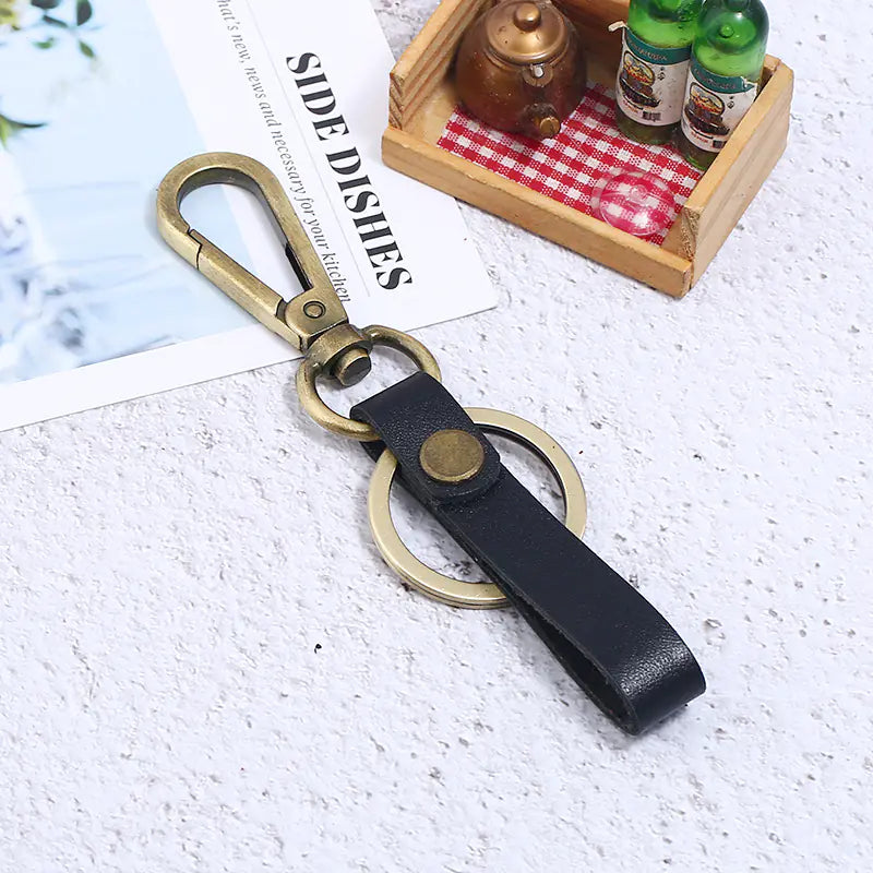 Retro Cowhide Keychain - Personalized Fashion Accessory
