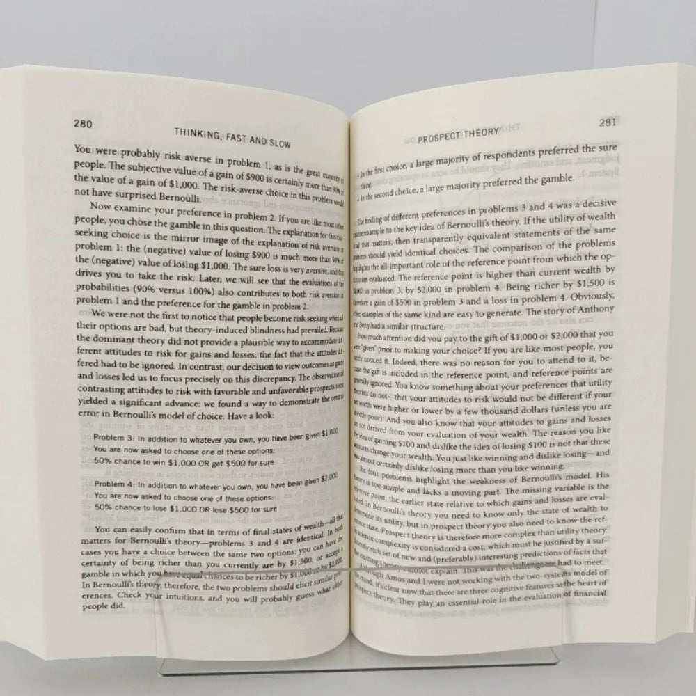 Thinking, Fast and Slow by Daniel Kahneman - Paperback