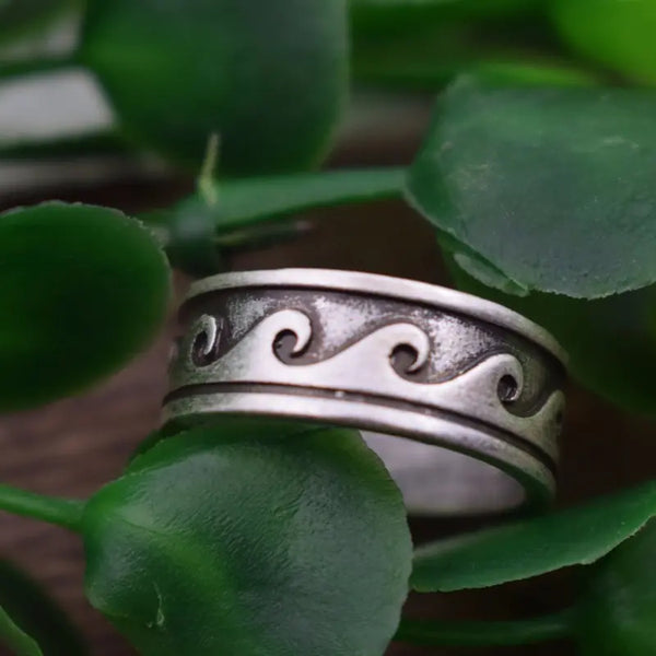 Unisex Retro Wave Design Ring